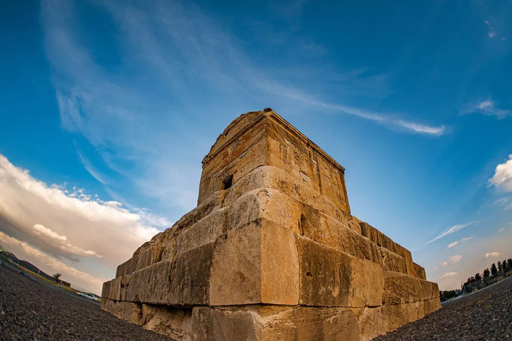 از میراث کوروش تا مسیر نو اقتصاد ایران