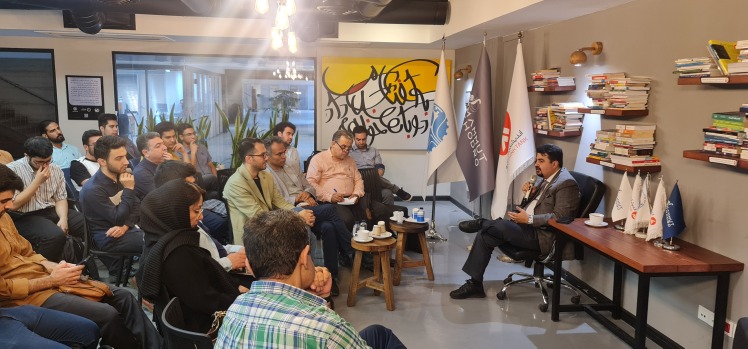 گزارشی از یک گفتگوی پرشور: واردات خودرو، آغازی نو برای صنعت درخشان؟